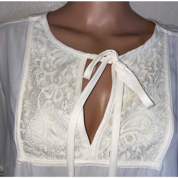 Lane Bryant lack/crochet sleeve/neck line white long sleeve blouse SZ 18/20 - Picture 4 of 10